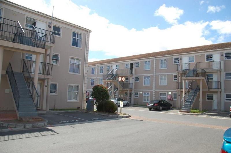 To Let 2 Bedroom Property for Rent in Guldenland Western Cape